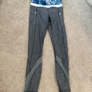 Cropped grey lululemon leggings